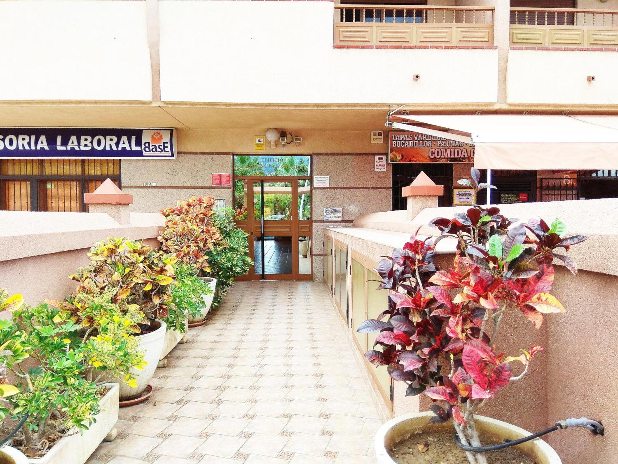 Los Cristianos Centro, Room With A Private Bathroom In Shared Apartment Arona (Tenerife) Exterior foto